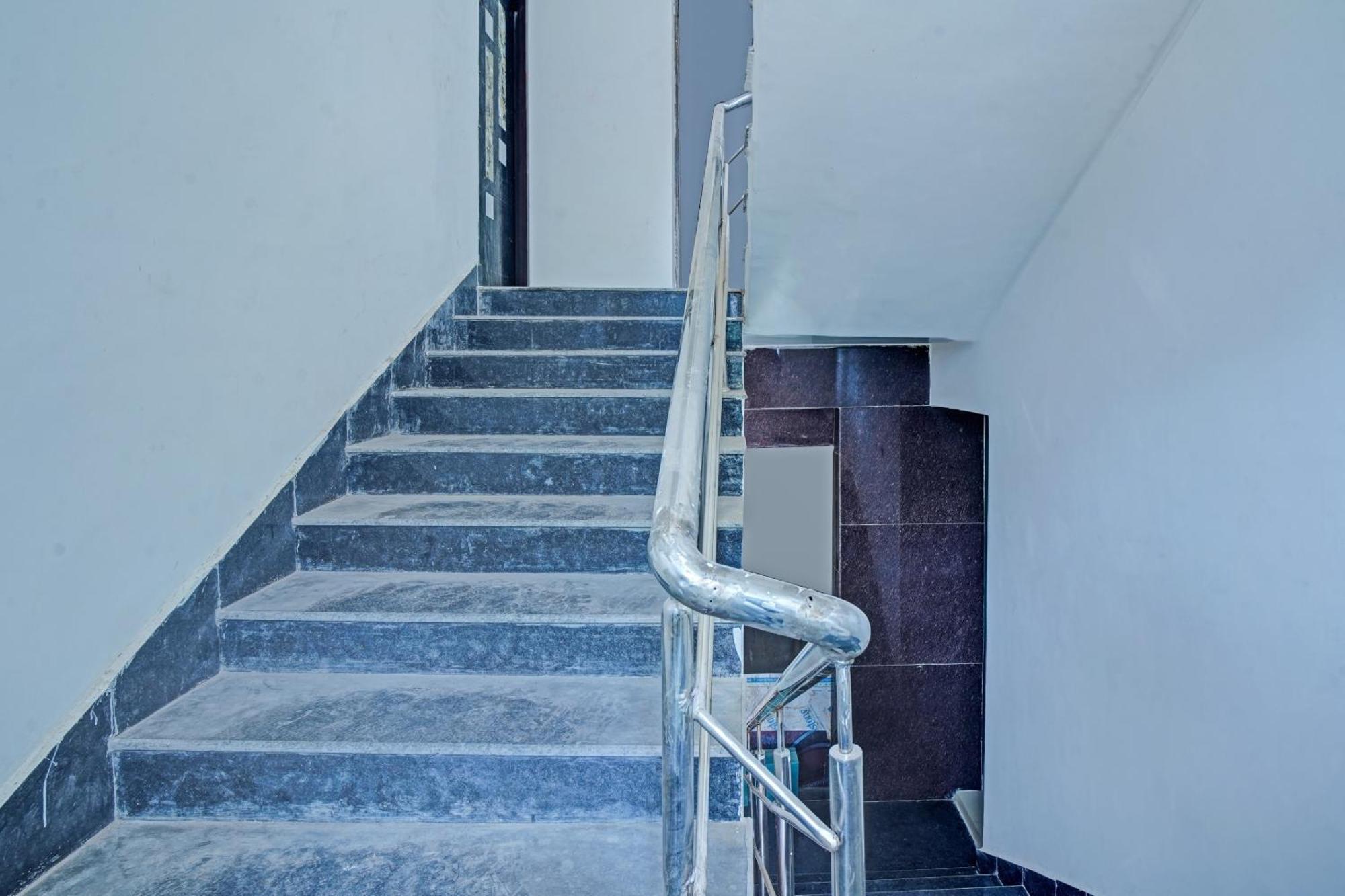 Flagship Hotel Sneh Inn Rms Colony Patna  Bagian luar foto